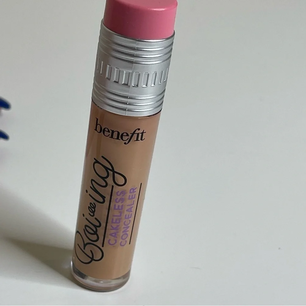 Boi-ing Cakeless Full Coverage Waterproof Liquid Concealer